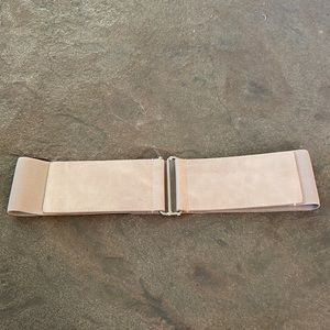 Women’s gray wide stretchy belt